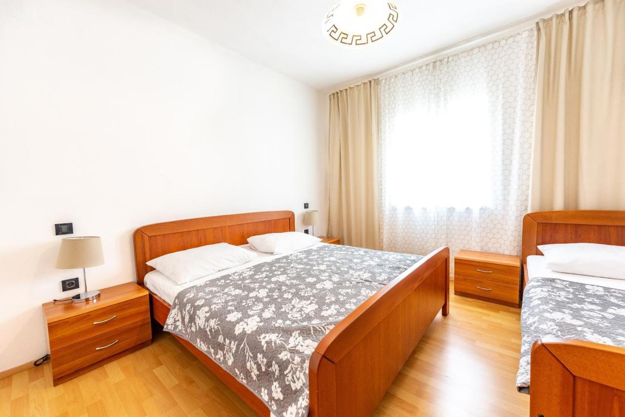 Apartments Lili Đảo Pag Ngoại thất bức ảnh