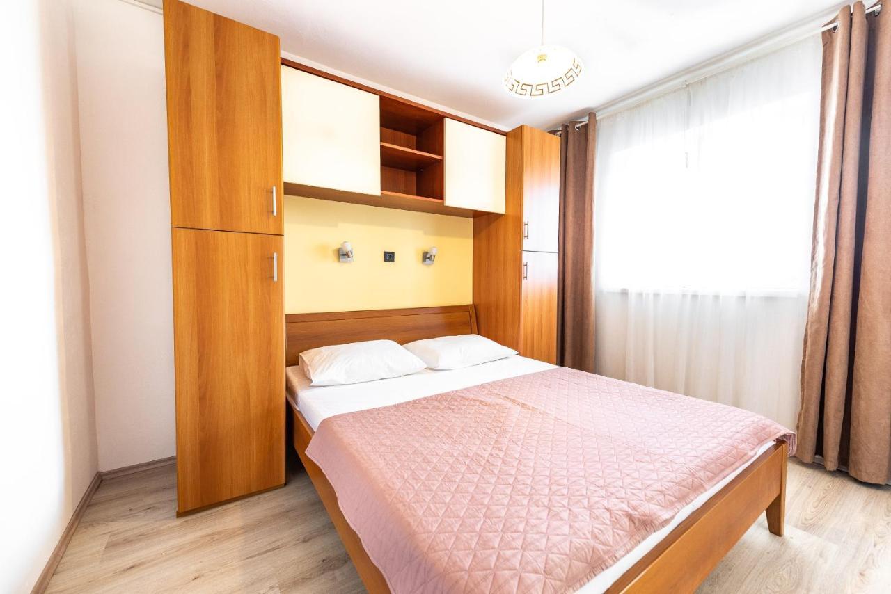 Apartments Lili Đảo Pag Ngoại thất bức ảnh