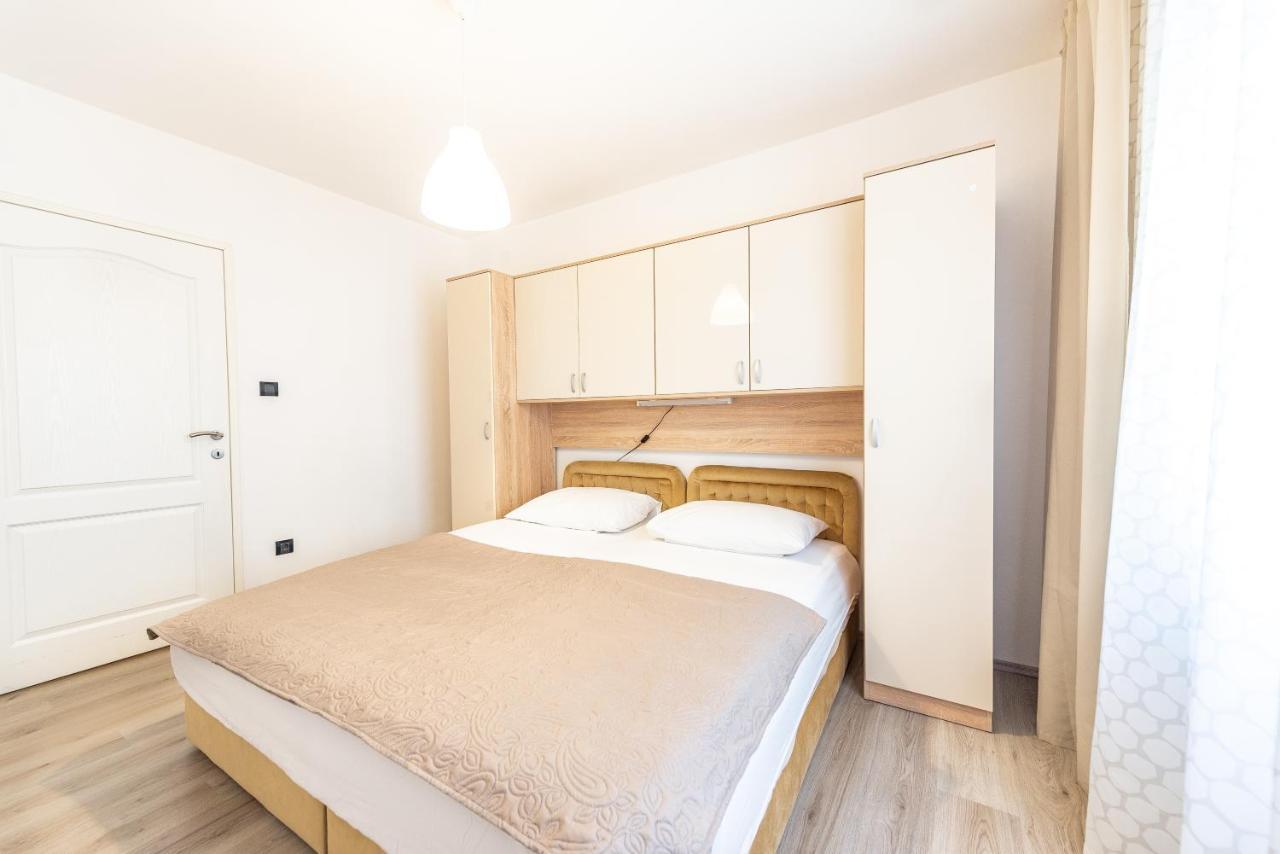 Apartments Lili Đảo Pag Ngoại thất bức ảnh